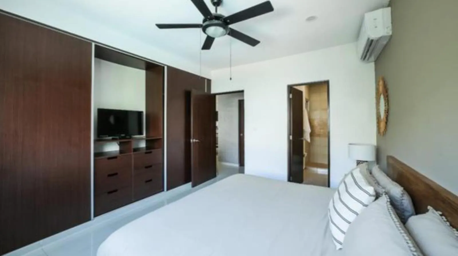신데 델 카르멘 Marina Excelsior 아파트  신데 델 카르멘